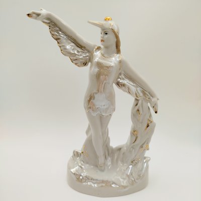 купить Статуэтка "Балерина в роли аиста", скульптор М.А. Интизарян, фарфор, люстр, золочение, Дмитровский фарфоровый завод (ДФЗ Вербилки), СССР, 1954-1965 гг.