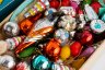 Купить Набор  елочных игрушек "Малютка" в родной коробке ( 67 предметов), стекло, металл, Московский завод елочных игрушек, СССР, 1979 г.