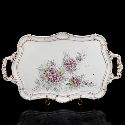 купить Поднос кофейный с фигурным бортом и ручками, украшенный изображением цветов, Lorenzon, фаянс, роспись, золочение, Италия, 1988 г.