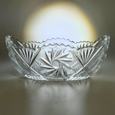 купить Салатник в форме ладьи с резным декором, стекло, пресс, СССР, 1970-1990 гг.