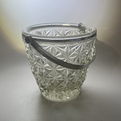 купить Конфетница в виде корзинки с ручкой, хрусталь, металл, алмазная грань, СССР, 1970-1990 гг.