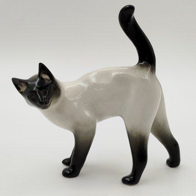 купить Статуэтка "Сиамская кошка", скульптор И.И. Ризнич, фарфор, роспись, Ленинградский фарфоровый завод (ЛФЗ), СССР, 1970-1991 гг.