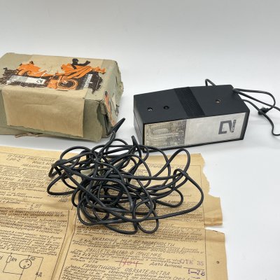 купить Сетевая электронная фотовспышка в оригинальной коробке СЭФ-2, пластик, картон, печать, СССР, 1974 г.