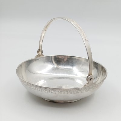 купить Орешница круглой формы с ручкой, мельхиор (медь-никель), Московский завод ювелирных и металлических изделий (МЮЗ), СССР, 1970-1980 гг.