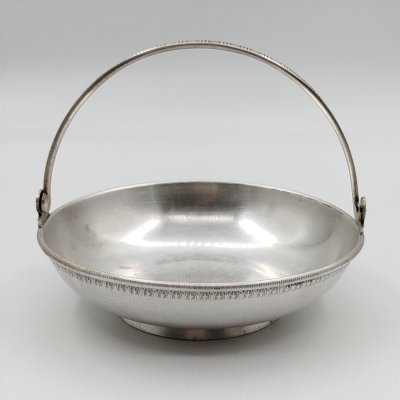 купить Орешница круглой формы с ручкой, мельхиор (медь-никель), Московский завод ювелирных и металлических изделий (МЮЗ), СССР, 1970-1980 гг.