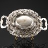 Купить Фруктовница с ручками (сухарница), украшенная прорезным растительным декором, латунь, серебрение, Bracia Henneberg (Братья Хеннеберг, Варшава), Польша, 1890-1917 гг.