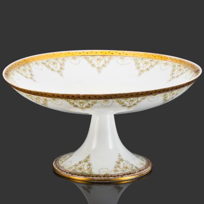 купить Фруктовница с цветочно-растительным орнаментом, фарфор, деколь, золочение, Товарищество М.С. Кузнецова в Москве, Российская империя, 1889-1917 гг.