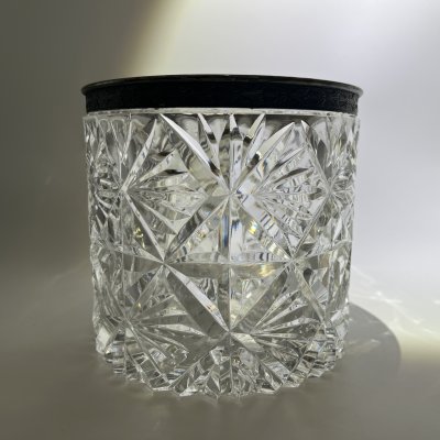 купить Конфетница (глубокая), украшенная орнаментальной окантовкой по борту, хрусталь, мельхиор, СССР, 1970-1980 гг.