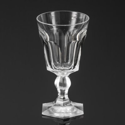 купить Бокал со скругленными гранями и ножкой, переходящей в шестиугольное основание, хрусталь, гранение, Российская империя, 1870-1900 гг.