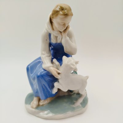 купить Статуэтка "Сестрица Алёнушка и братец Иванушка", скульптор А.А. Киселёв, фарфор, роспись, Ленинградский завод фарфоровых изделий (ЛЗФИ), СССР, 1956-1967 гг.