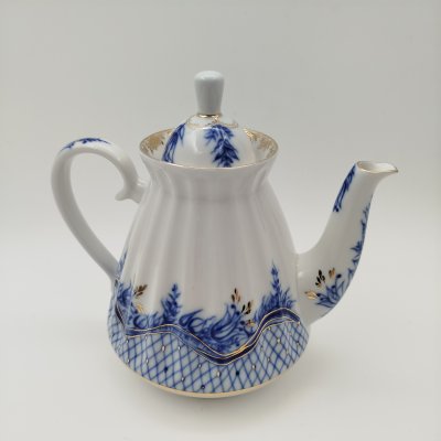 купить Чайник заварочный из сервиза "Нежность", форма "Лучистая", автор формы и рисунка - Н.П.Славина, фарфор, деколь, золочение, Ленинградский фарфоровый завод (ЛФЗ), Россия, 1991-2005 гг.