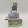 Купить Статуэтка "Девочка с птичкой", фарфор, роспись, NAO Porcelain, Испания, 1970-1990 гг.
