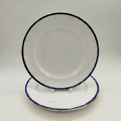 купить Набор из двух тарелок с синим кантом, фаянс, роспись, золочение, Будянский фаянсовый завод «Серп и молот», СССР, 1920-1930 гг.