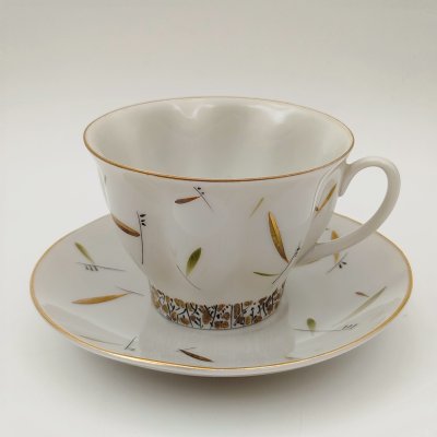 купить [Редкая роспись] Пара чайная с декором в виде лепестков, форма "Волна" (автор формы Э.М. Криммер), фарфор, роспись, золочение, Ленинградский фарфоровый завод (ЛФЗ), СССР, 1960-1970 гг.