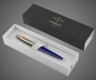 Купить Шариковая ручка Parker Jotter K160, цвет: Blue/GT, стержень: M, цвет чернил: blue, в подарочной упаковке., Металлы: латунь, металл, пластик, 2026 г.