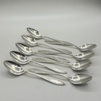 купить Набор из 9-ти столовых ложек с растительным декором, мНЦ (медь-никель-цинк), серебрение, Кольчугинский завод цветных металлов, СССР, 1960-1990 гг.