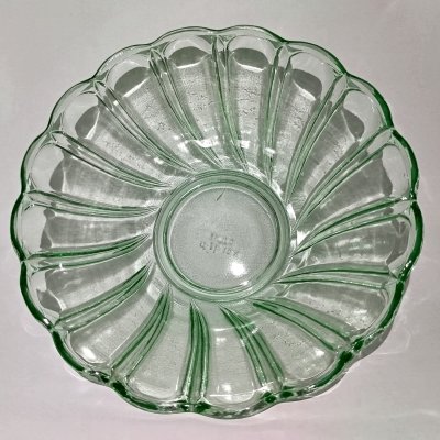 купить Салатник зеленого цвета, стекло, Стекольный завод имени Первого коммунистического добровольческого отряда (1 КДО), СССР, 1950-1970 гг.