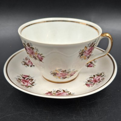 купить Пара чайная с декором в виде роз, фарфор, деколь, золочение, Рижский фарфорово-фаянсовый завод, СССР, 1960-1980 гг.