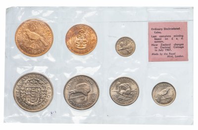 купить Новая Зеландия набор монет 1965 год 1/2, 1, 3, 6 пенни, 1 шиллинг, 1 флорин, 1/2 кроны (7 штук)