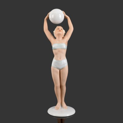 купить Статуэтка "Девушка с мячом", фарфор, роспись, Германия, 1953-1962 гг.