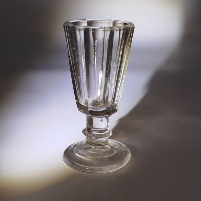 купить Рюмка с граненым туловом, стекло, пресс, Российская империя, 1890-1915 гг.