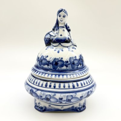 купить Шкатулка "Девочка с корзинкой", автор Колпакова, фарфор, роспись, Россия, 1991-2010 гг.