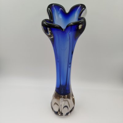 купить Ваза двухслойная оригинальной четырёхконечной формы, стекло, гутная техника, Ливанский стекольный завод, СССР, 1960-1980 гг.