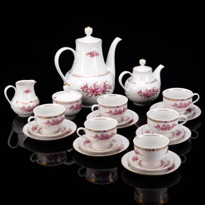 купить Сервиз чайно-кофейный с цветочным декором на 6 персон (22 предмета), фарфор, деколь, золочение, Graf Von Henneberg Porzellan, 1777 Jlmenau, ГДР, 1977-1990 гг.
