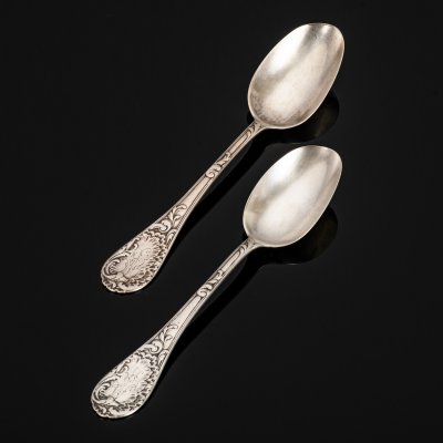купить Набор ложек на 2 персоны, украшенных растительным декором и монограммами "МТ" и "МВ", металл, Германия, 1888-1920 гг.