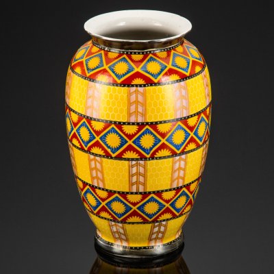 купить Ваза (большая), декорированная символикой японского императорского двора и сотами, фарфор, трафарет, подрисовка, золочение, Япония, 1950-1970 гг.