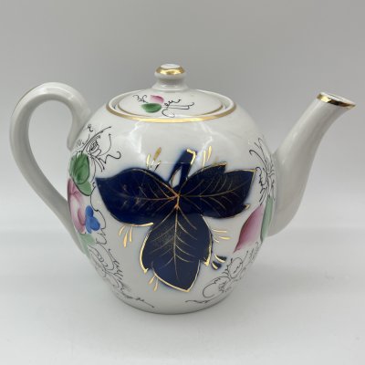 купить Чайник "Виноград", фарфор, роспись, золочение, Кузяевский фарфоровый завод, СССР, 1963-1991 гг.