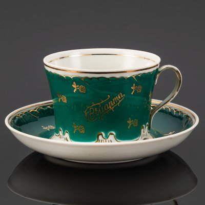 купить Чайная пара "8 марта", украшенная цветочным декором, фарфор, крытье, золочение, Дмитровский фарфоровый завод (ДФЗ Вербилки), СССР, 1954-1965 гг.