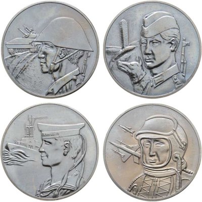 купить ГДР набор из 4х медалей "20 лет национальной армии ГДР" 1976, в футляре