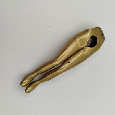 купить Орехокол "Женские ножки", бронза, литье, бронза, литье, Европа, 1970-1990 гг.