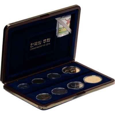 купить Южная Корея Набор 6 монет, 2 жетонов, марки в подарочной коробке 1972-1997 год