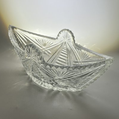 купить Салатник-ладья с резным геометрическим декором, хрусталь, алмазная грань, СССР, 1970-1990 гг.
