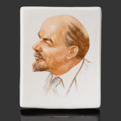 купить Настольное украшение (плакетка) "В.И. Ленин", фарфор, деколь, Дулевский фарфоровый завод (Дулёво), СССР, 1968-1991 гг.