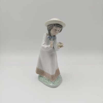 купить Статуэтка "Девочка с цыплятами", фарфор, роспись, NAO Porcelain, Испания, 1988-2000 гг.