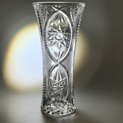 купить Ваза для цветов, украшенная рельефным декором, стекло, алмазная грань, СССР, 1970-1990 гг.