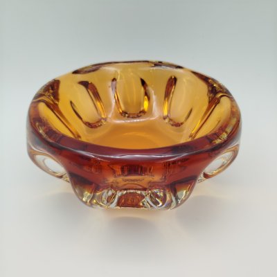 купить Пепельница желтого оттенка, автор П.И. Зинченко, хрусталь, Ленинградский завод художественного стекла (ЛЗХС), СССР, 1960-1990 гг.