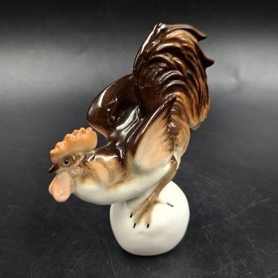 купить Статуэтка "Петух на шаре", скульптор П.П. Веселов, фарфор, роспись, Ленинградский фарфоровый завод (ЛФЗ), Российская Федерация, 1993-2004 гг.