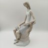 Купить Статуэтка "Сидящая девушка", фарфор, роспись, Lladro, Испания, 1970-1990 гг.