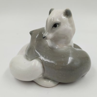 купить Статуэтка "Два песца", фарфор, роспись, Ленинградский завод «Стройфаянс», СССР, 1950-1970 гг.