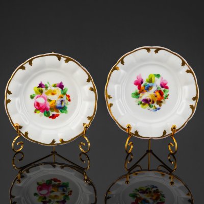 купить Набор из 2-х пирожковых тарелок, украшенных цветочным декором, фарфор, роспись, золочение, C. Tielsch & Co., Германия, 1850-1870 гг.