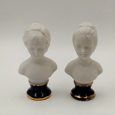 купить Парные миниатюрные бюсты "Александр и Луиза Броньяр" по мотивам произведения Жана Антуана Гудона, бисквит, крытье кобалтом, золочение, Азия, 1980-2000 гг.