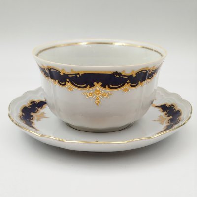 купить Пиала на блюдце (бульонница), украшенная цветочным декором, Retsch & Co., Wunsiedel, фарфор, деколь, золочение, Германия, 1960-1980 гг.