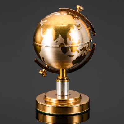 купить Зажигалка заправляемая "Глобус", металл, золочение, Западная Европа, 1970-1990 гг.