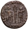 Купить Римская империя, Констанций II, 330–348 гг, [нуммий: два воина стоят лицом друг к другу, между ними два штандарта]