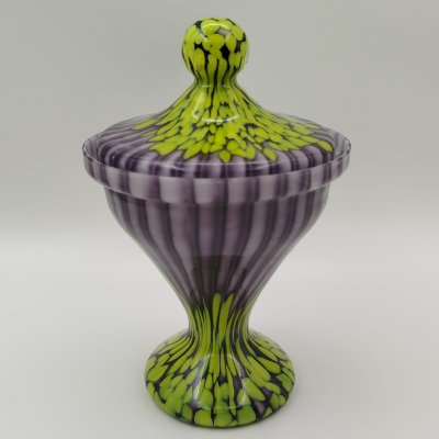 купить Ваза (конфетница) сиреневого оттенка с яркими акцентными вкраплениями желтого цвета, Franz Welz, стекло, вплавление цветной крошки, Чехословакия, 1930-1960 гг.