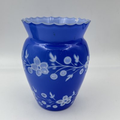 купить Ваза с цветочным орнаментом, автор Е.И. Алексеева-Батанова, стекло, трехслойное, алмазная грань, Ленинградский завод художественного стекла (ЛЗХС), СССР, 1950-1960 гг.